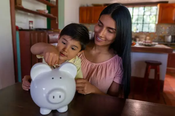 Ayudemos a los más jóvenes a manejar sus finanzas