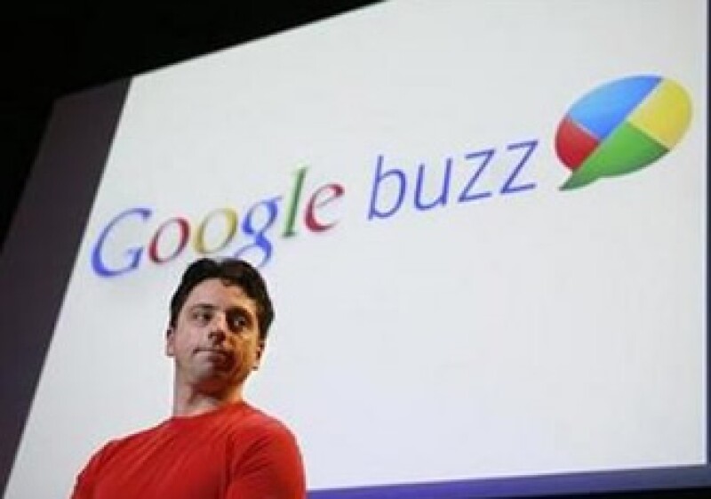 Google tiene 33 millones más de visitas por mes que Facebook. (Foto: Reuters)