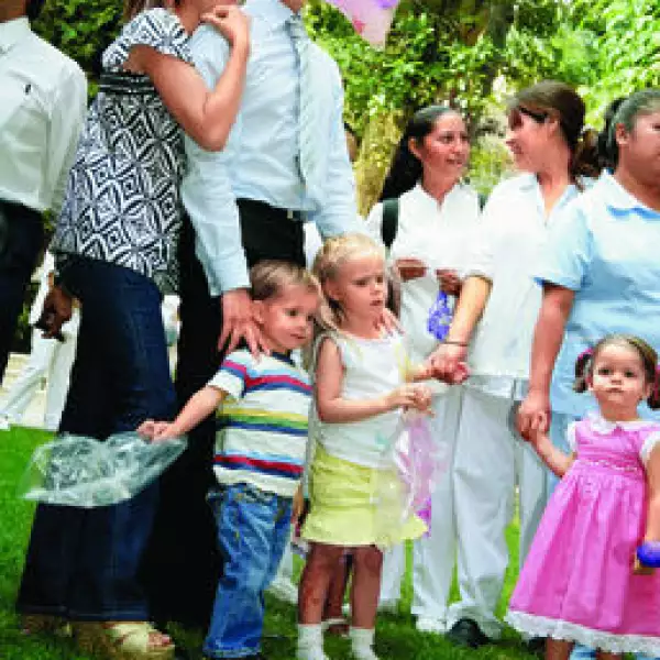 Greta Peralta, Carlos Peralta, Carlos Peralta, Loreto Peralta