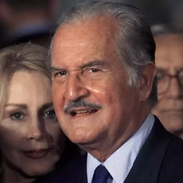 En 1999 recibió la Medalla Belisario Domínguez de manos del ex presidente Ernesto Zedillo. Éste es el reconocimiento más importante que otorga en Gobierno de México a la sociedad civil.
