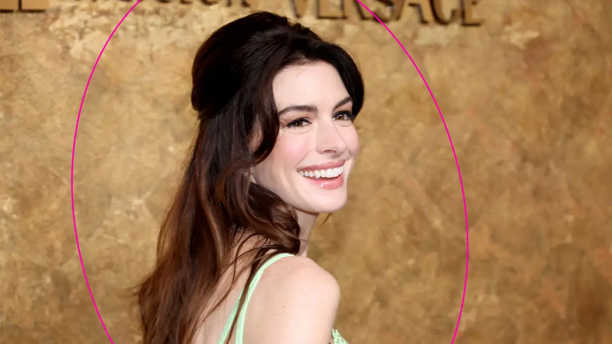 Anne Hathaway recuerda que le advirtieron que a los 35 años, su carrera iría en declive. 