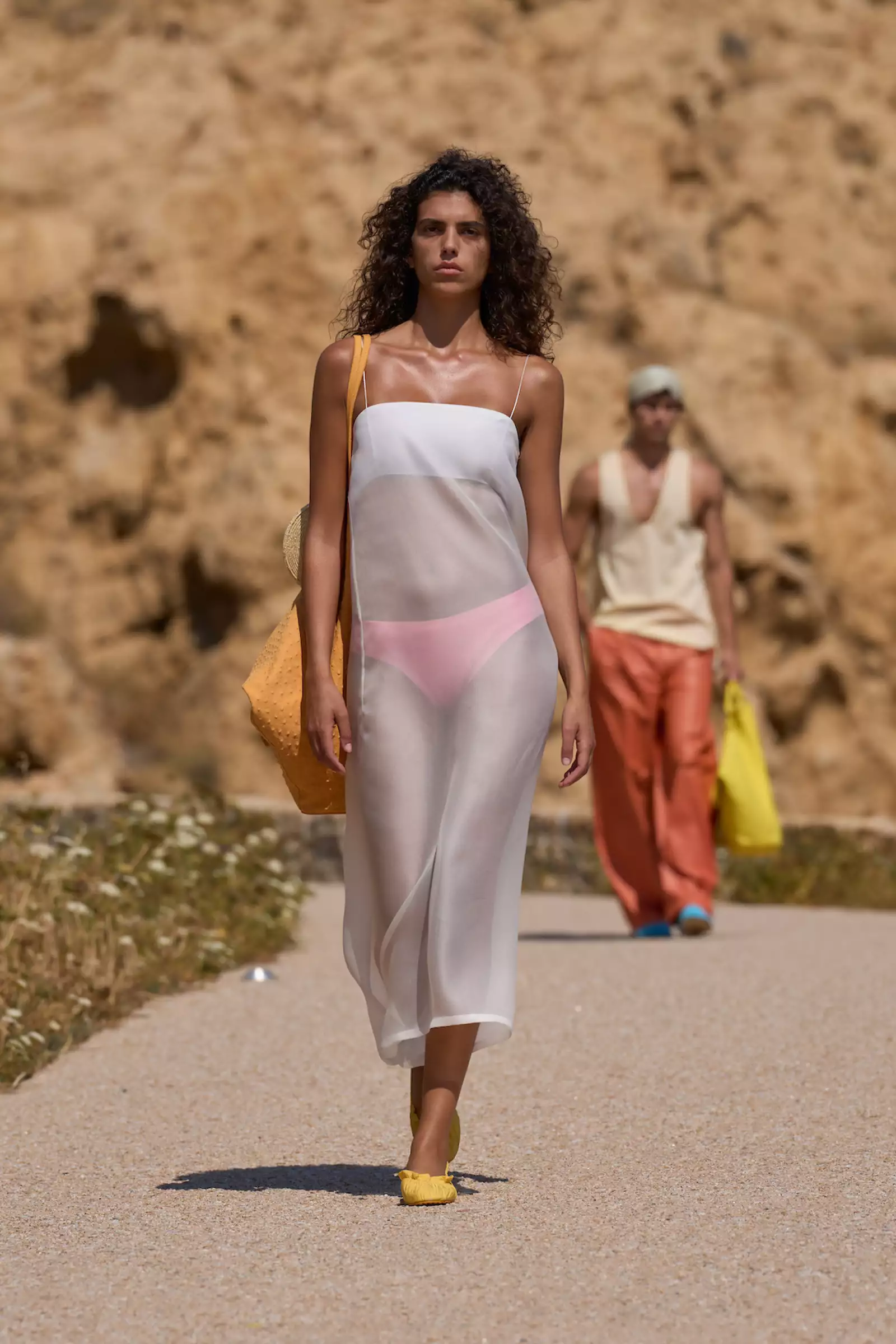 Jacquemus PO S27 009.jpg