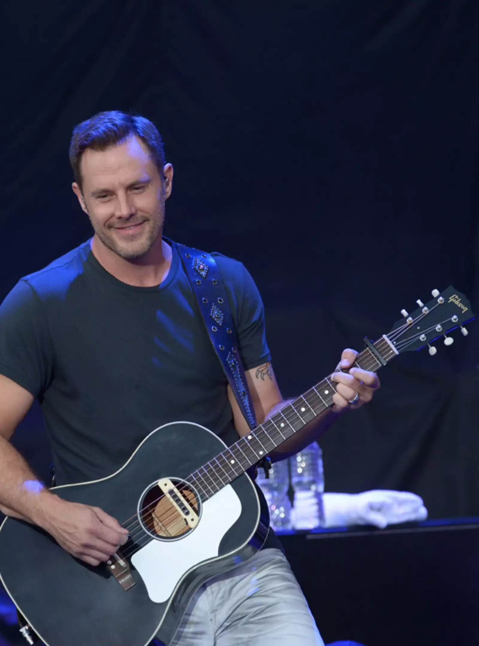 Jimi Westbrook es el elemento masculino hot de Little Big Town.