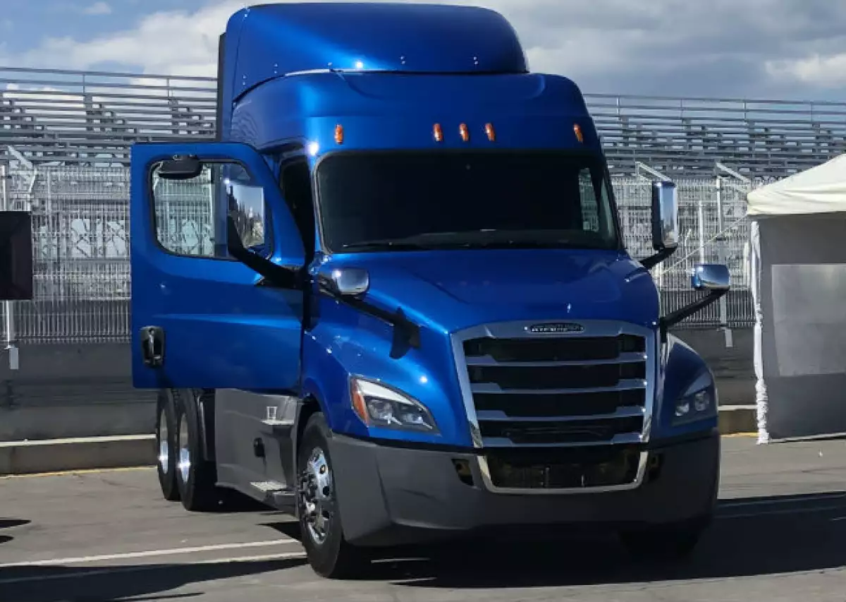 tractocami�n Cascadia de Daimler