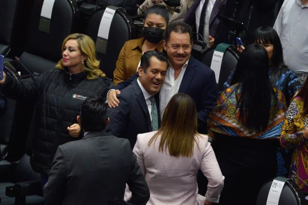 Ignacio Mier con diputados