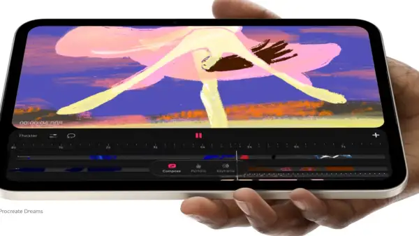 Mano sostiene el nuevo iPad mini equipado con IA de Apple.