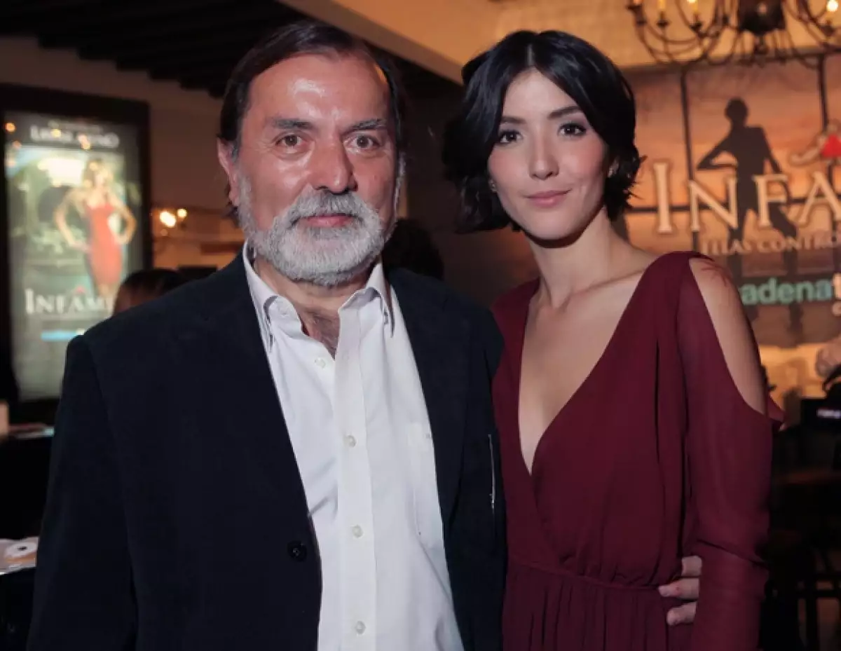 El próximo 13 de febrero llegará a la pantalla de Cadena Tres la nueva serie creada por Argos, en la que se hablará de política, corrupción y otros temas de actualidad en el País.