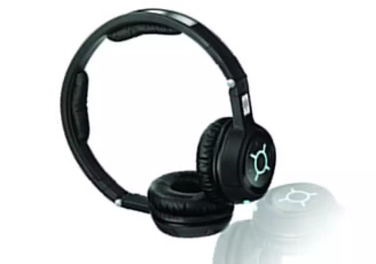 Los audífonos Sennheiser MM 450 Travel permiten que el usuario use un Bluetooth en lugar de un cable para estar conectado. (Foto: Cortesía de la marca)