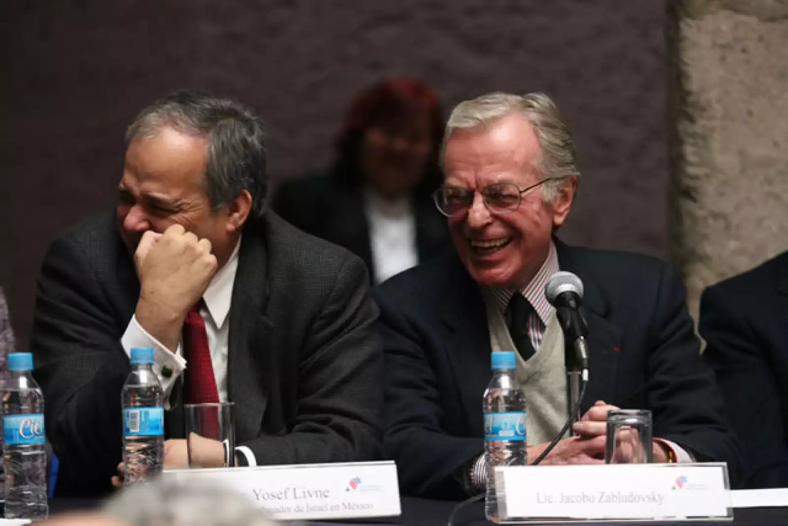 Homenaje a Jacobo Zabludovsky y Leon Davidoff.