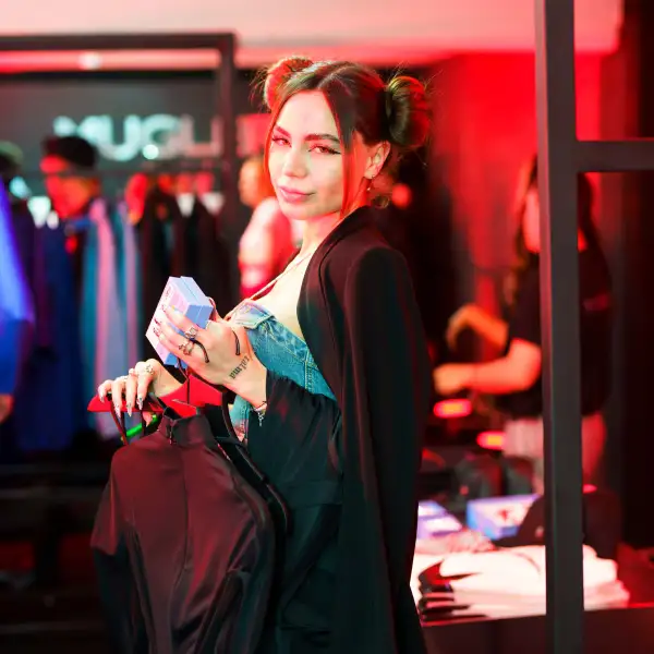 090523MUGLERH&M76.jpg