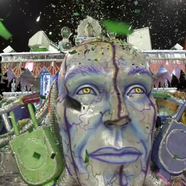 carro elegorico del carnaval de brasil