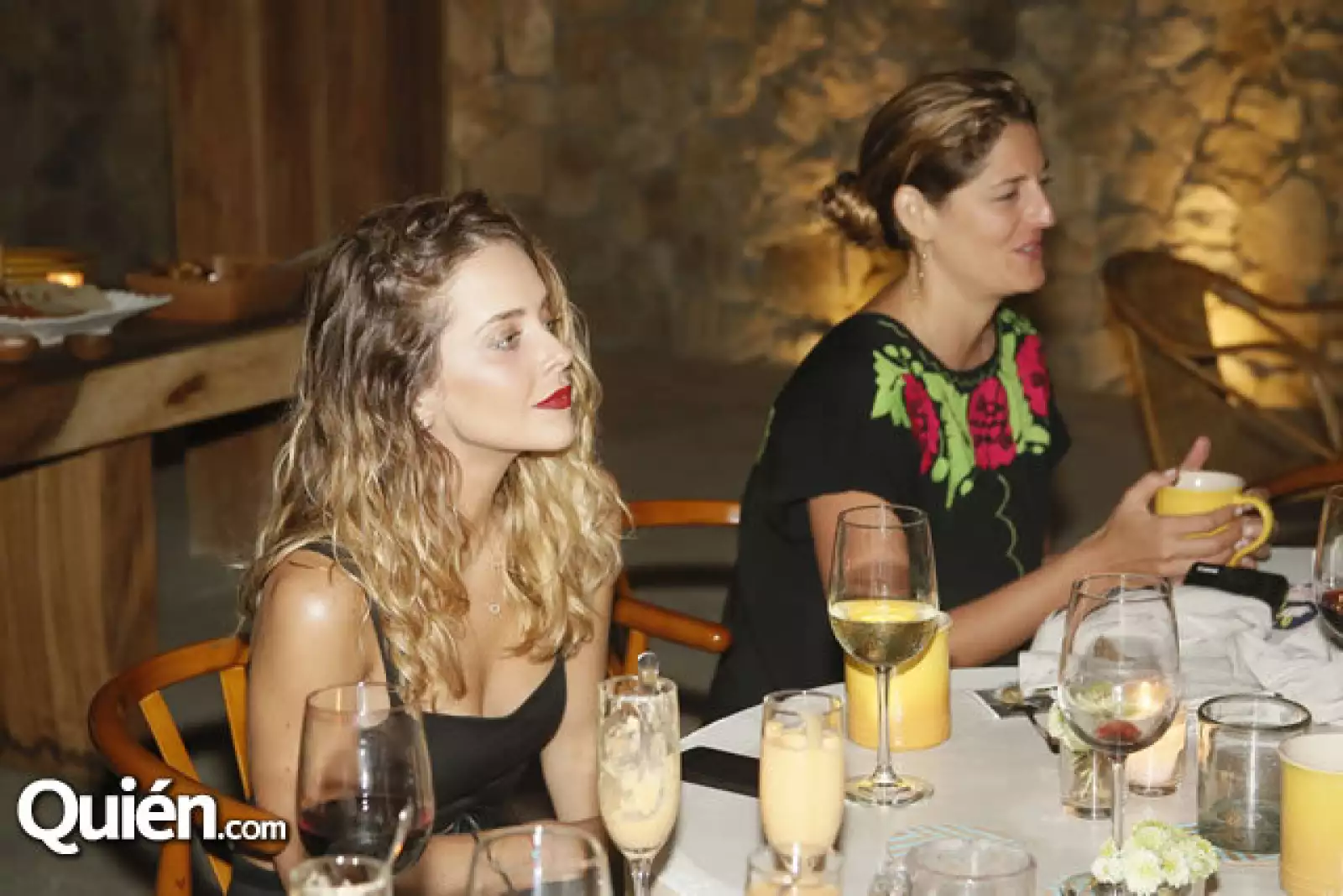 Florentina Romo,Débora Vértiz