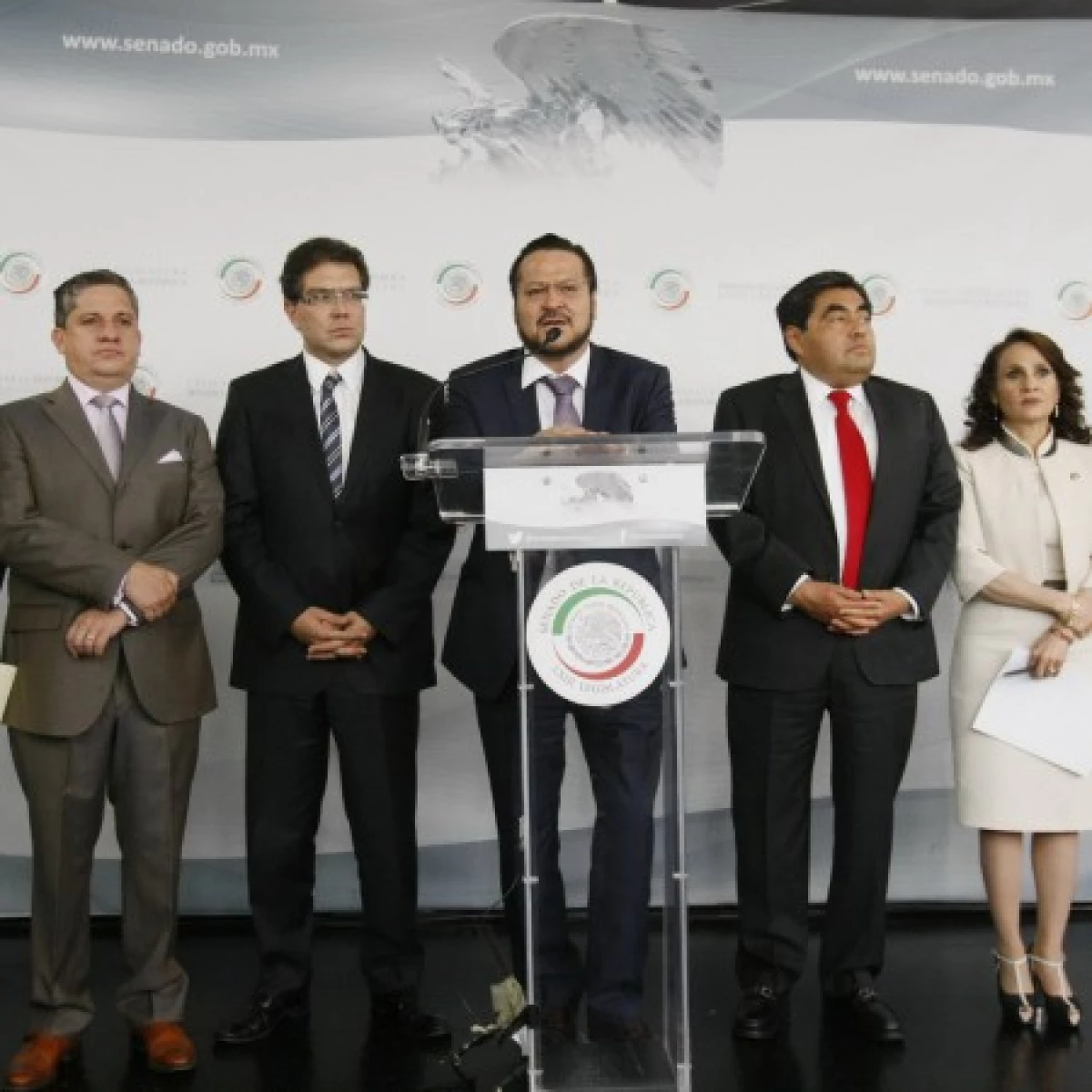 Senadores de oposición dieron su postura sobre las leyes secundarias anticorrupción.