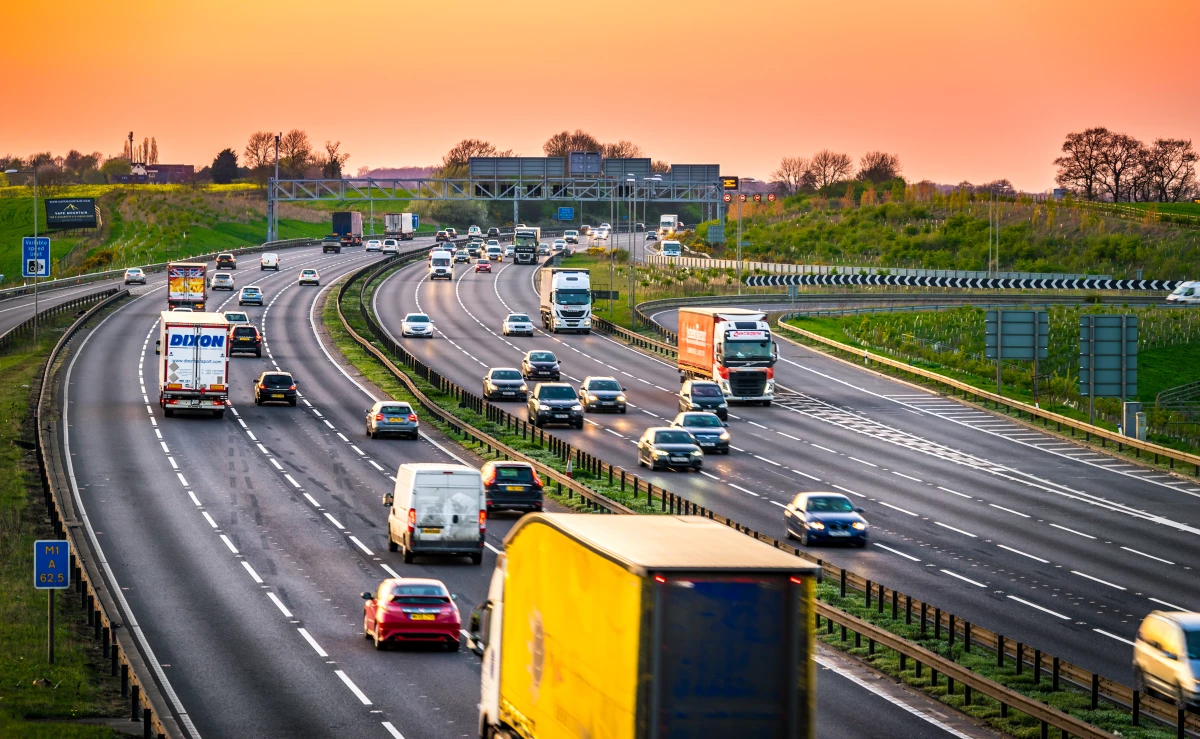 Más autopistas.