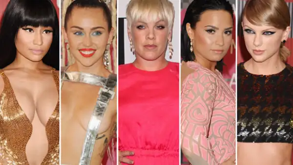 Ahora ha sido la cantante quien, luego de la más reciente edición de los Video Music Awards, comenzara a expresar su descontento, criticando a varias de las famosas que estuvieron presentes.