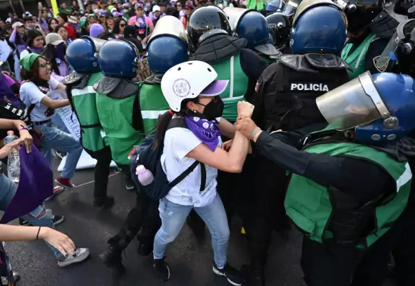 MEXICO-WOMEN-MARCH8