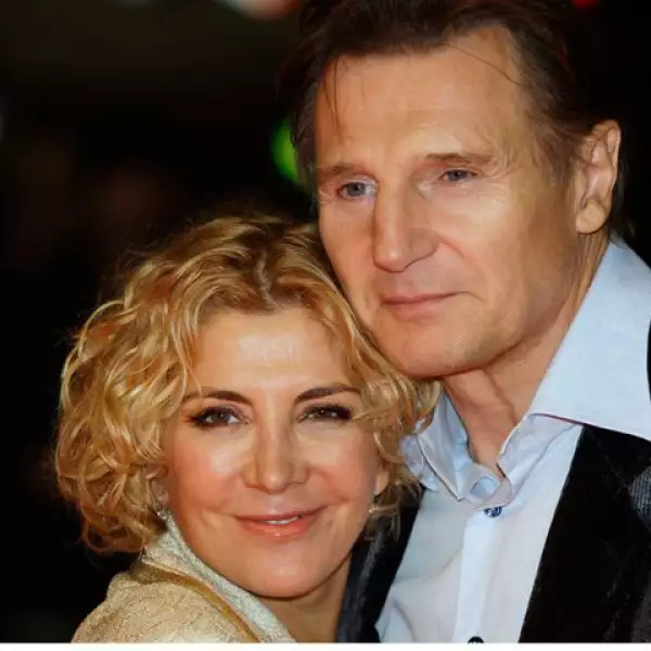 El 18 de marzo, la actriz Natasha Richardson, esposa de Liam Nelson, murió en Nueva York tras haber sufrido un accidente y golpearse la cabeza en una pista de esquí en Mont-Tremblant, Quebec, Canadá.