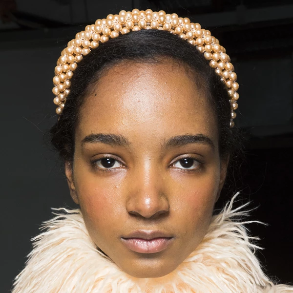 lfw-fashion-week-runway-beauty-looks-maquillaje-shrimps