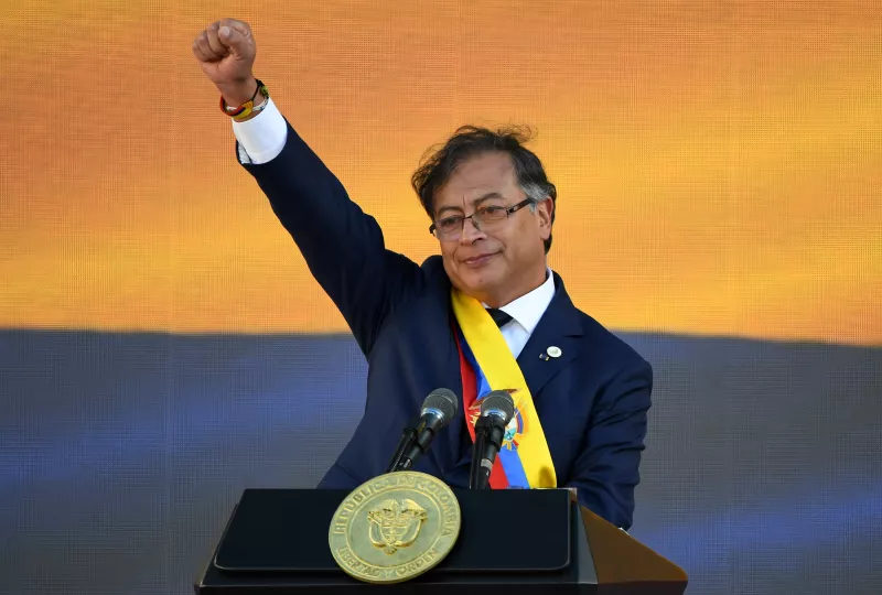 Colombia va por gravar el patrimonio, los refrescos y alimentos procesados