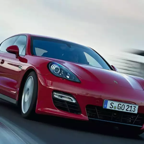 El nuevo bólido alemán, con algunos retoques en sus chasis, va de los 0 a los 100 kilómetros por hora en poco menos de 4.5 segundos.