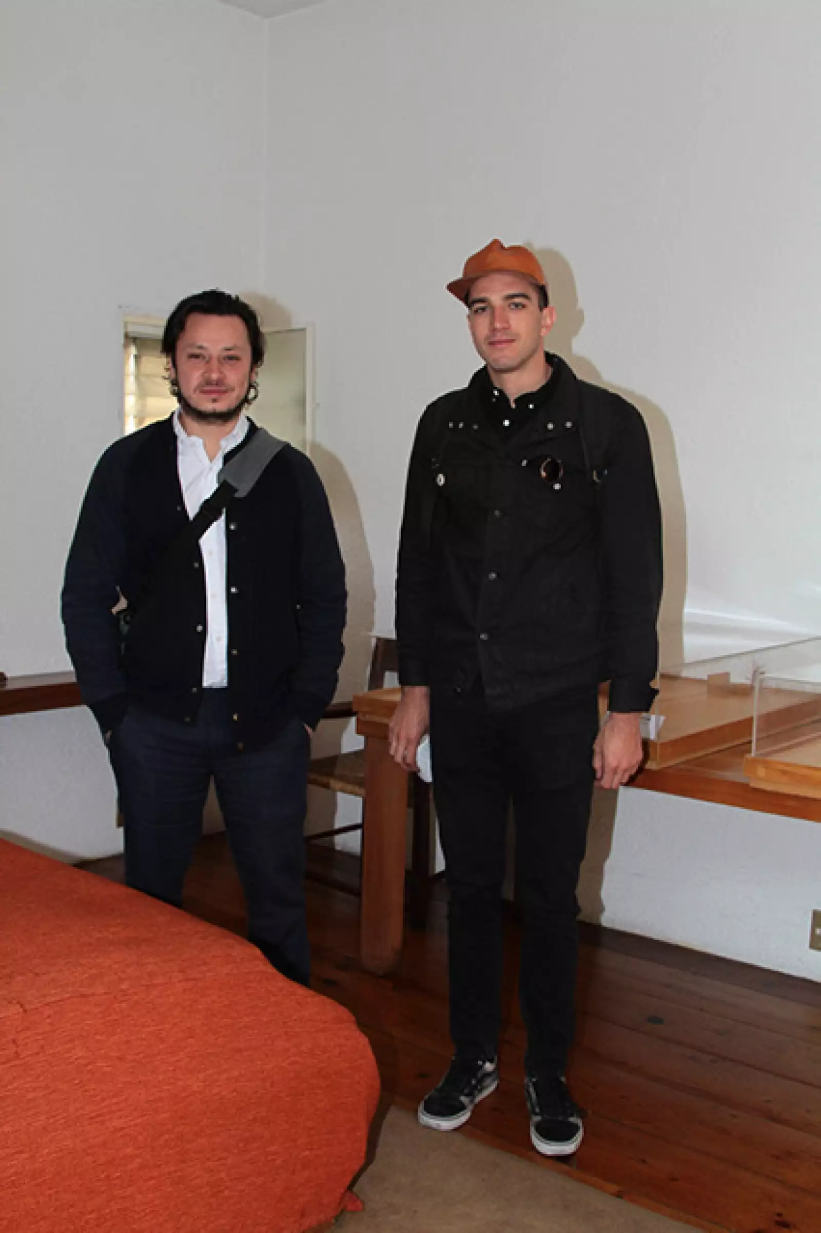 Saniego Sánchez y Brandon Johnson del Museo Boulder en Colorado