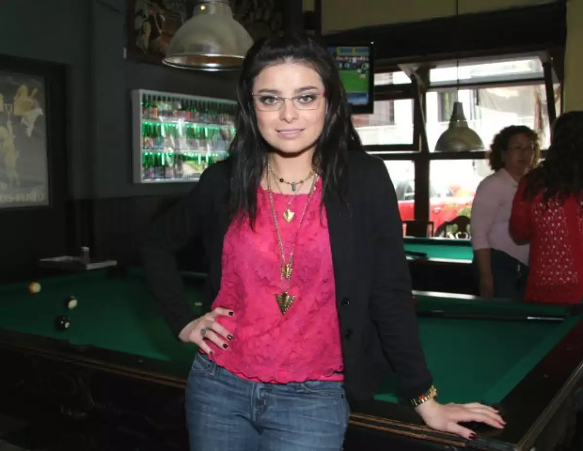 Aunque desea una pareja estable, Violeta ha aprendido a disfrutar su soltería.