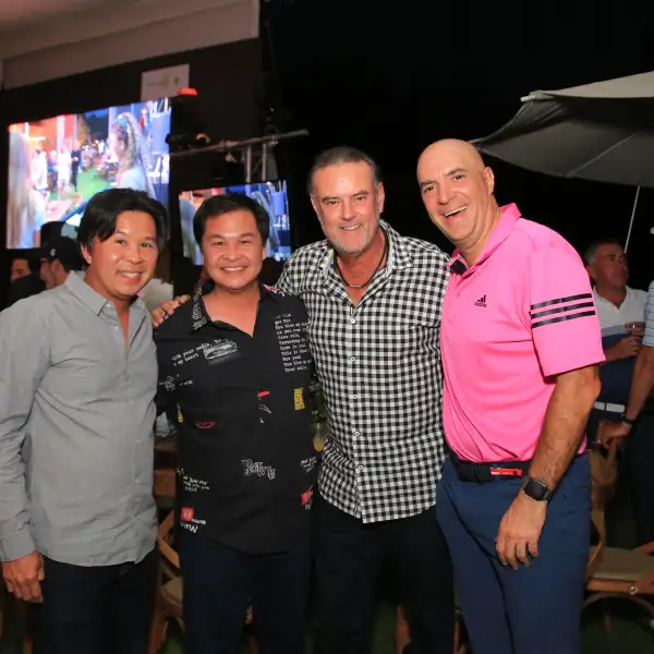 Gillermo y Eduardo Chow, Jorge González Peláez y Rodrigo Hern
