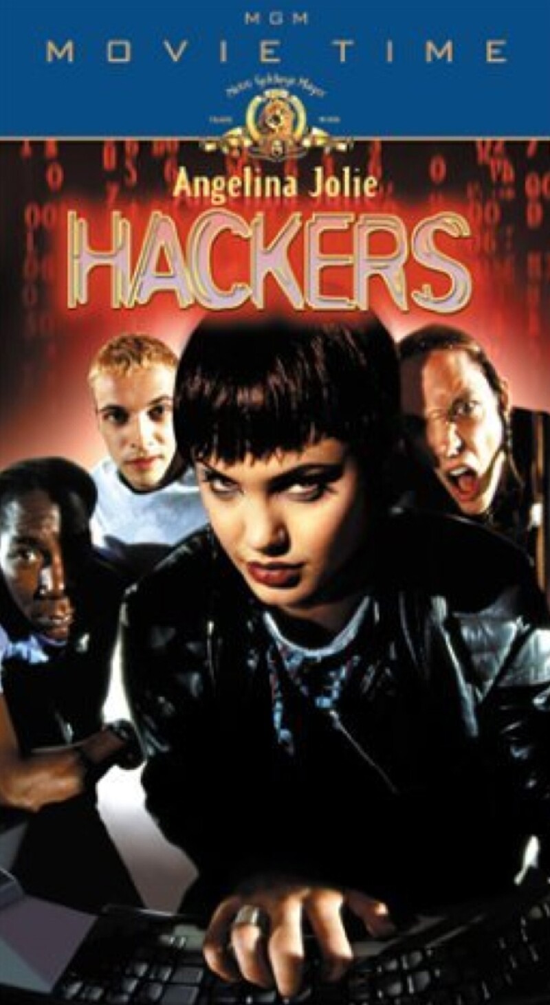 Su papel en la película era el de una retadora pirata cibernética, con una actitud parecida a la de las fotografías.