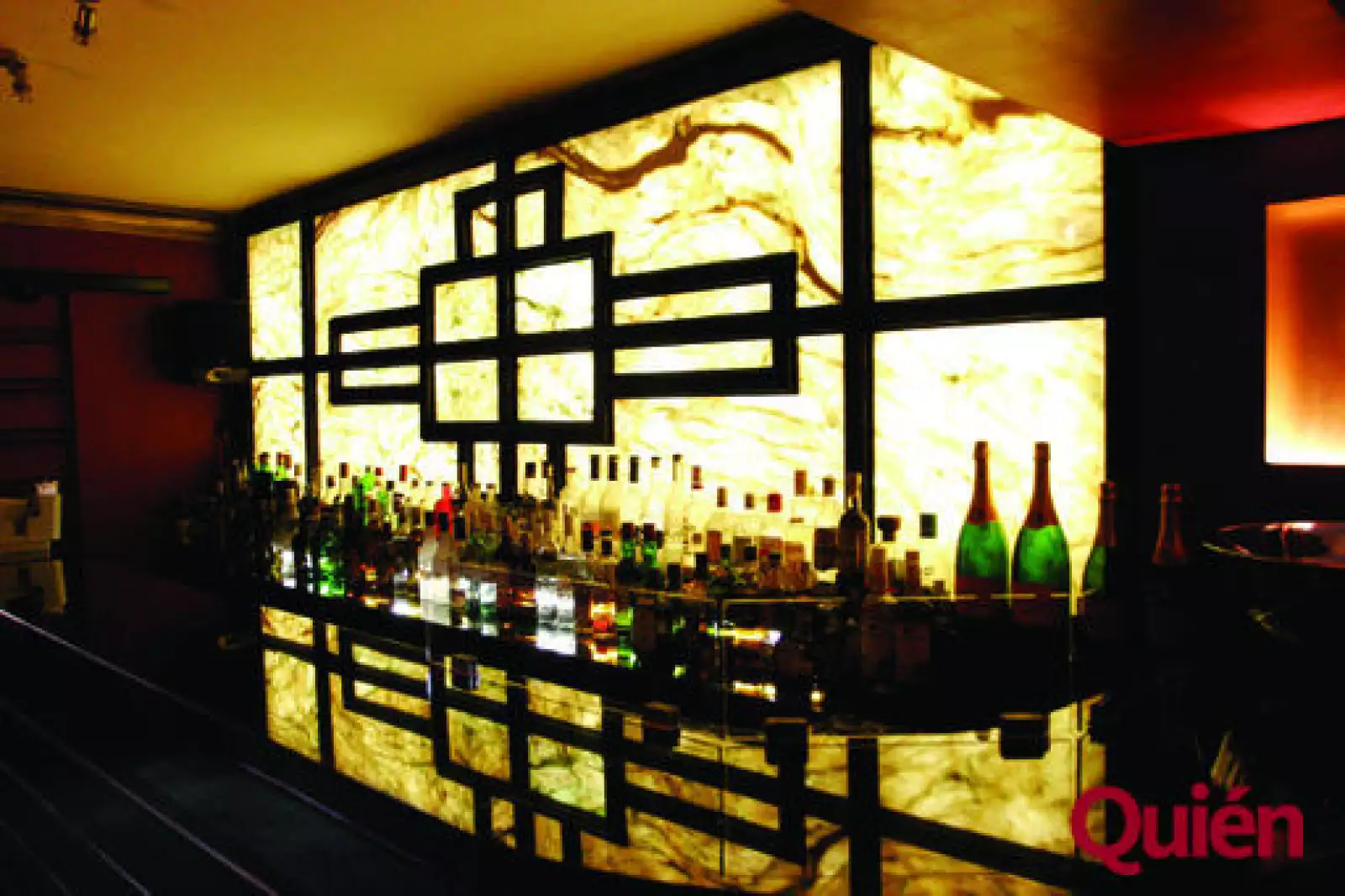 Aspectos. Restaurante Bar Cinq