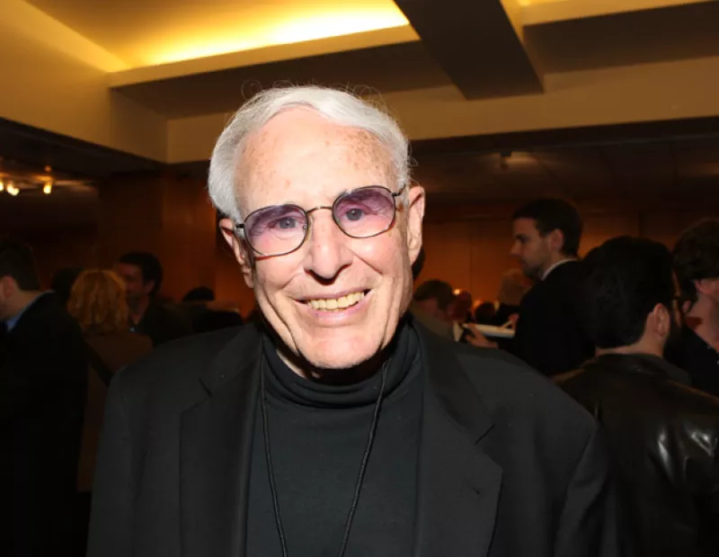 Stuart murió el jueves por la noche en su casa de Los Angeles a causa de un cáncer, dijo su hija, Madeline Stuart.