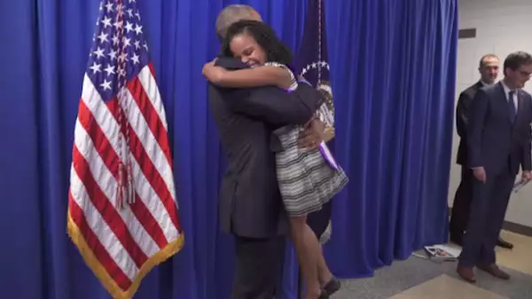 Las diferentes reacciones que tuvo esta niña al conocer al presidente Obama y al candidato republicano Donald Trump están siendo sensación en redes sociales.