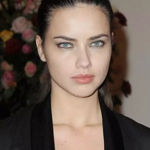 El 15 de noviembre de 2009 nació su primogénita: Valentina Lima Jaric.