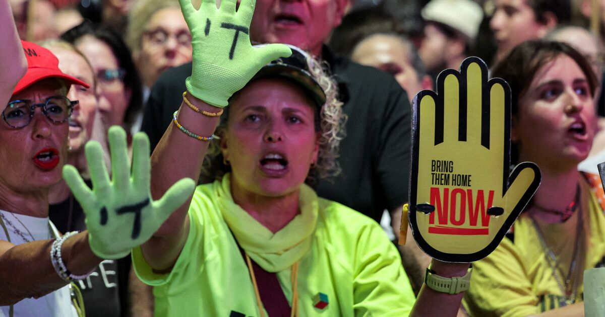 Gazze'deki Kontrol Planına Karşı Tel Aviv'de binlerce insan protesto