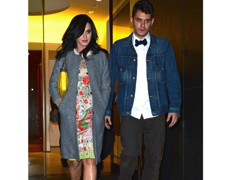 Se dijo que aunque John está muy enamorado de la cantante de `Firework´, su caótico estilo de vida es incompatible con el tipo de relación que busca Perry.