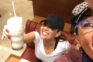 Thalía cuida mucho su alimentación y su figura, pero nadie puede decir que no a su comida favorita.