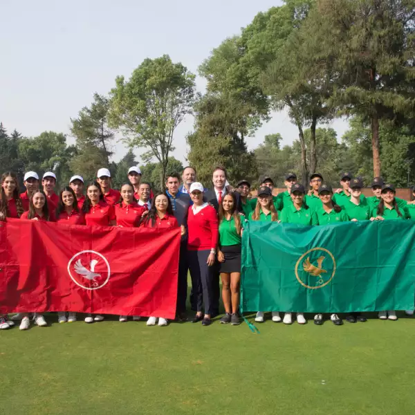 Equipo Rojo y Verde con Lorena Ochoa.jpg