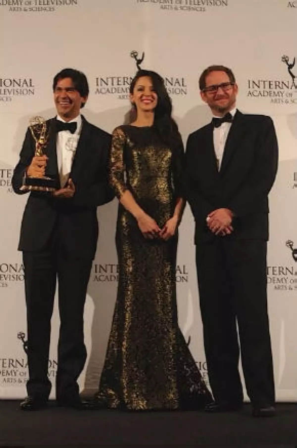 La actriz se suma al éxito de la presea que ganó la serie filmada en México, donde ella tiene uno de los créditos principales; Ximena nos habla de la emoción y esfuerzo en este proyecto.