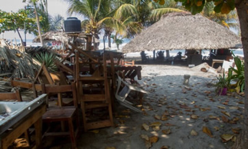 Sólo 5.0% de los restaurantes afectados pro mar de fondo estaban asegurados. (Foto: Cuartoscuro )