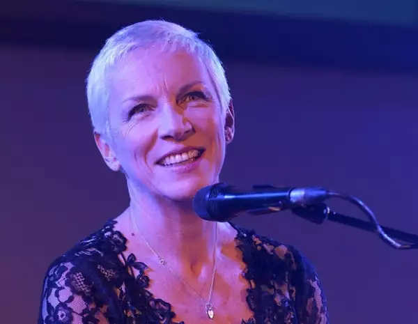 A sus 58 años, la cantautora Annie Lennox ha hecho labores de filantropía y activismo político.
