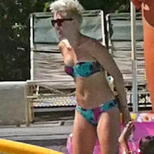 No sabemos a ciencia cierta el estatus de la relación de Miley y Liam, pero sí sabemos que tiene una figura trabajada.