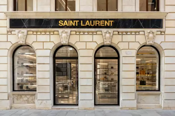 Boutique Saint Laurent