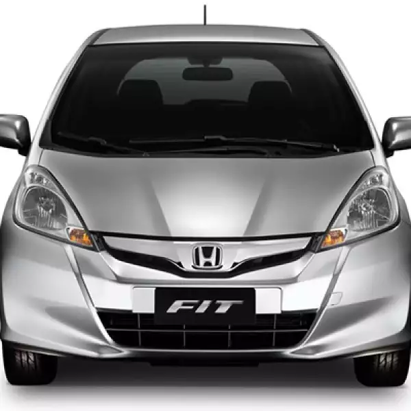 Esta segunda generación cuenta con un motor I-VTEC L4 de 1.5 L que le permite alcanzar los 118 caballos de fuerza.