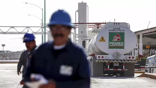 Funcionarios de EU pronostican un ahorro de 530 millones de barriles de petróleo y 50,000 mdd en costos de combustible. (Foto: Photos To Go)