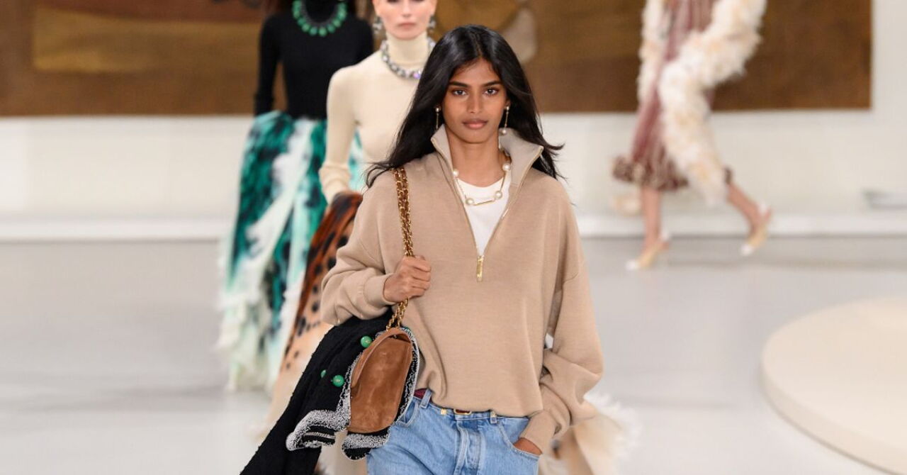 Los suéteres ligeros que elevarán tus looks por menos de $1,500