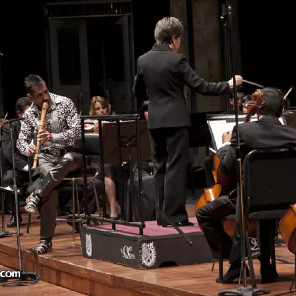 Horacio Franco y la Orquesta Sinfónica del Instituto Politécnico Nacional