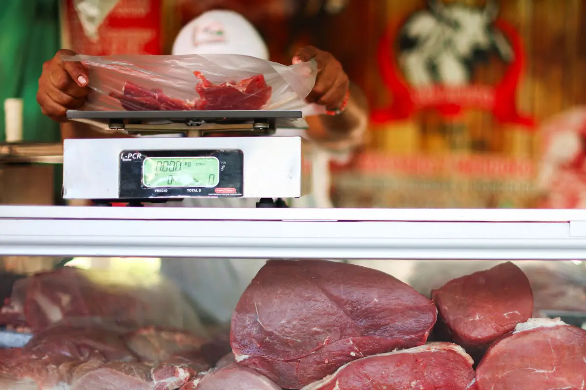 Más cerdo, menos res: el alza de precios redibuja la dieta de los hogares