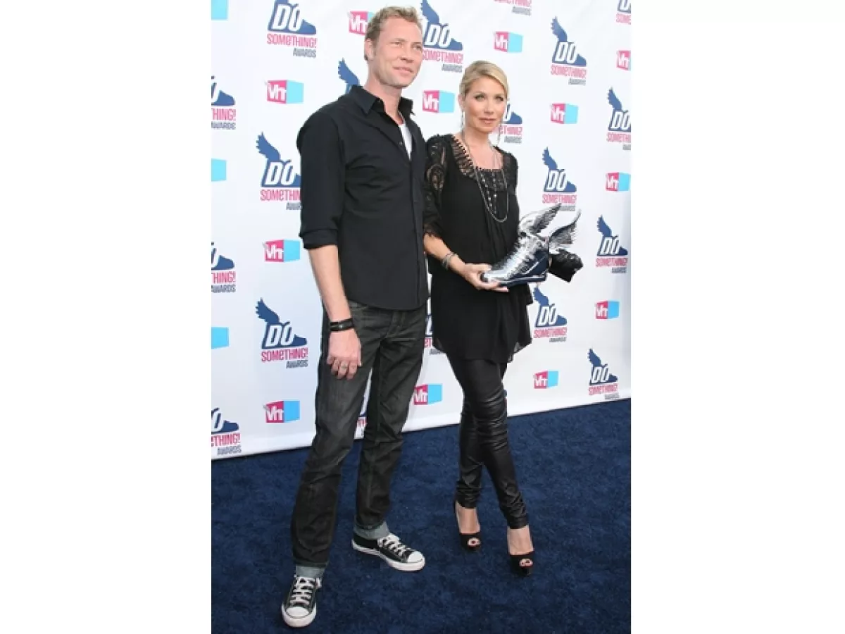 Christina Applegate diseña joyería para ayudar con la lucha contra el cáncer.