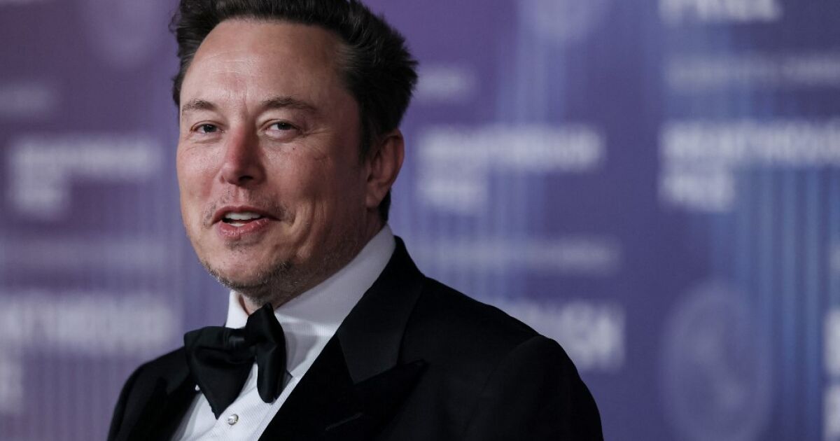 Elon Musk dünyanın en büyük elektrikli otomobil pazarı olan Çin'i ziyaret etti