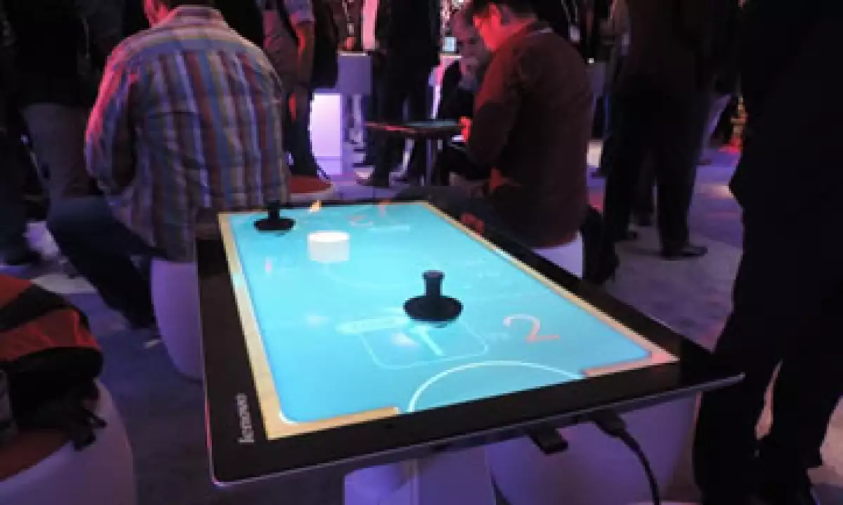 La PC-tablet Horizon 2 es una gran mesa de entretenimiento con una resolución de 2560x1440 píxeles. (Foto: Luis Estrada)