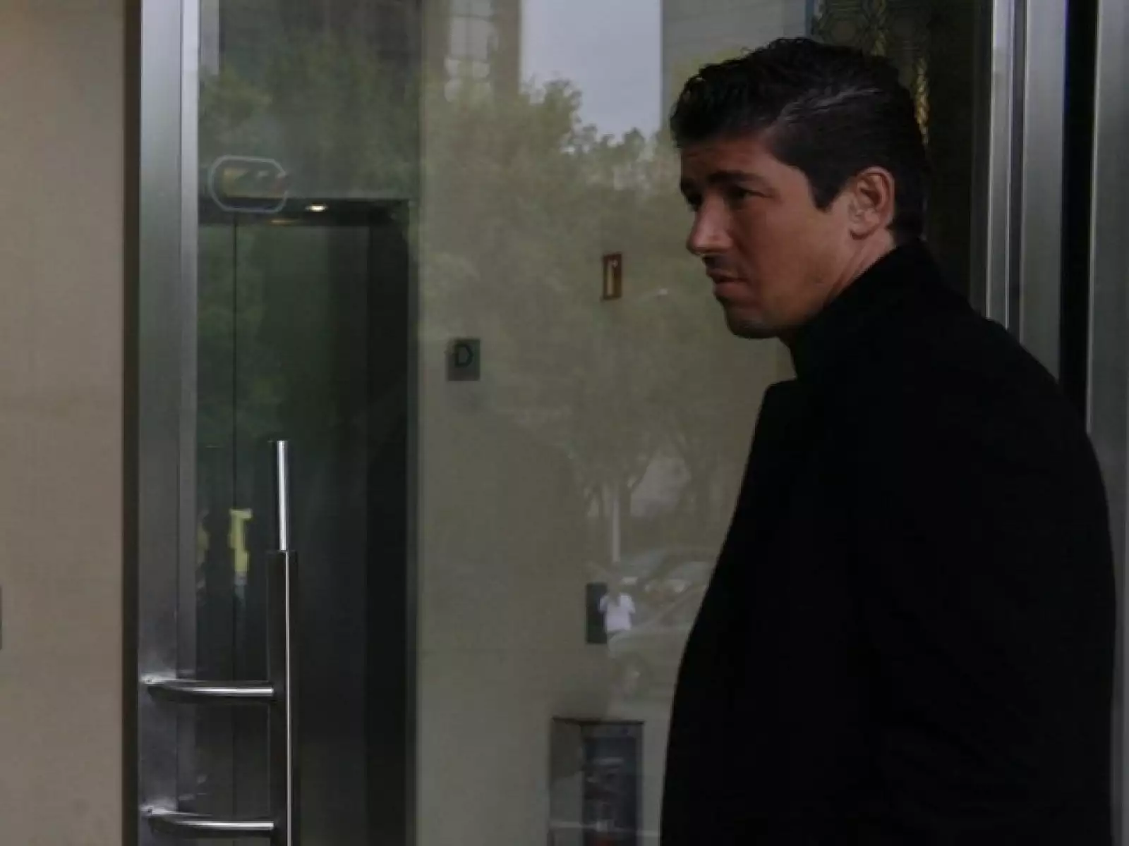 Le gustan las mujeres con clase y buen sentido del humor.